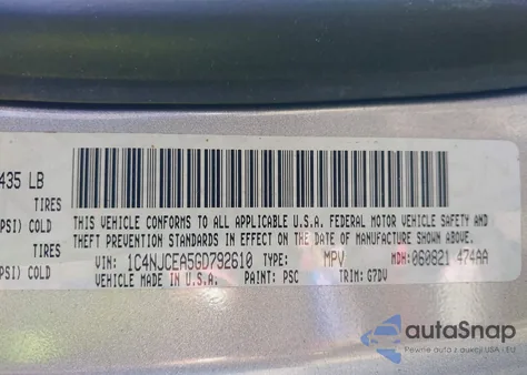 2016 Jeep Compass Latitude из США, поврежденный, VIN 1C4NJCEA5GD792610